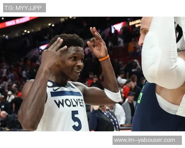 爱德华兹坦言球队战术常被忽视头铁行为让比赛变得复杂